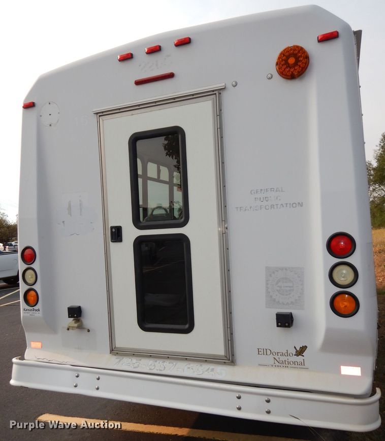 image for item DJ6897 2011 Ford Econoline E450 Super Duty  shuttle bus