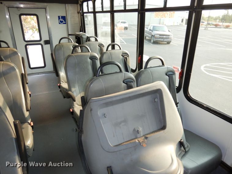 image for item DJ6897 2011 Ford Econoline E450 Super Duty  shuttle bus