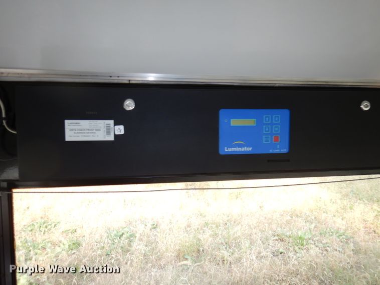 image for item DJ6897 2011 Ford Econoline E450 Super Duty  shuttle bus