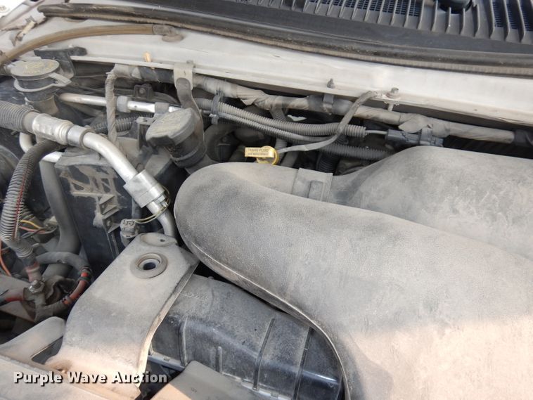 image for item DJ6897 2011 Ford Econoline E450 Super Duty  shuttle bus