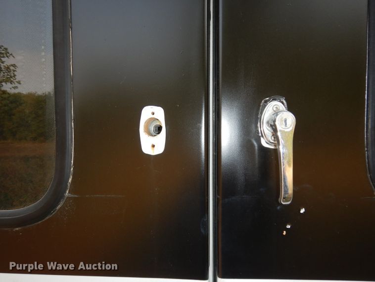 image for item DJ6897 2011 Ford Econoline E450 Super Duty  shuttle bus