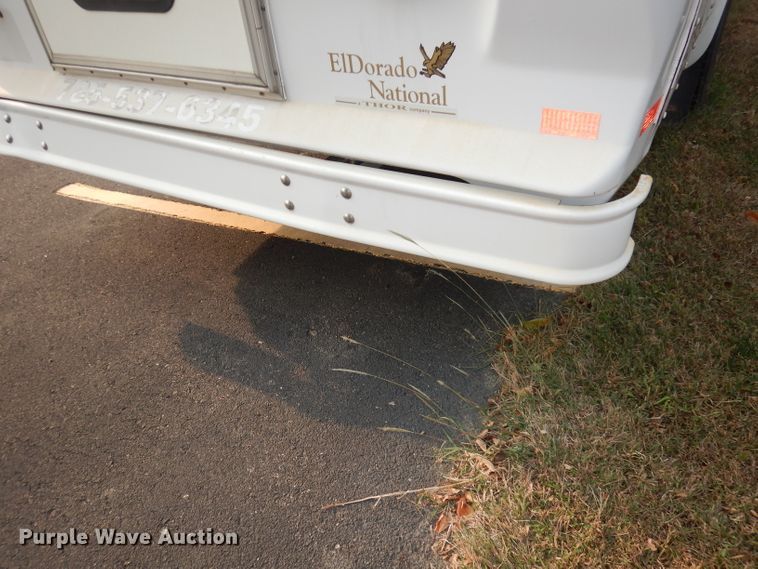 image for item DJ6897 2011 Ford Econoline E450 Super Duty  shuttle bus