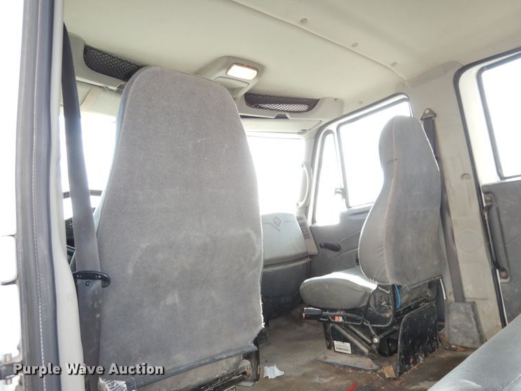 image for item DJ6898 2009 International DuraStar 4300  Crew Cab utility truck