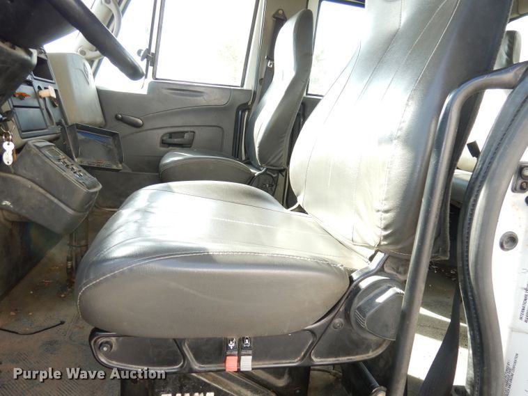 image for item DJ6898 2009 International DuraStar 4300  Crew Cab utility truck