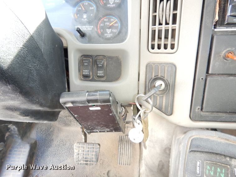 image for item DJ6898 2009 International DuraStar 4300  Crew Cab utility truck