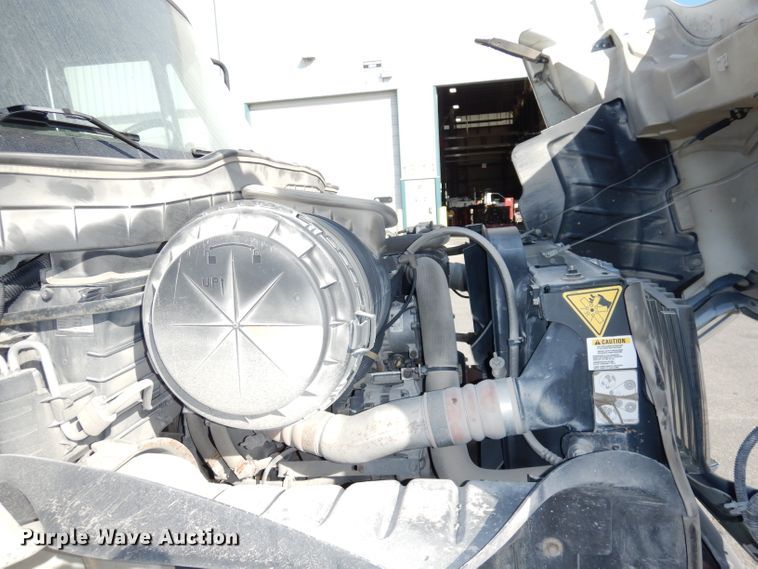 image for item DJ6898 2009 International DuraStar 4300  Crew Cab utility truck