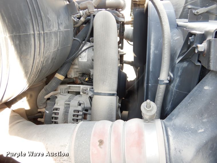 image for item DJ6898 2009 International DuraStar 4300  Crew Cab utility truck