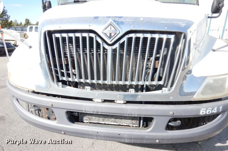 image for item DJ6898 2009 International DuraStar 4300  Crew Cab utility truck