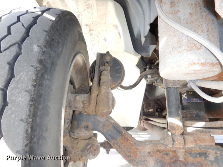 image for item DJ6898 2009 International DuraStar 4300  Crew Cab utility truck