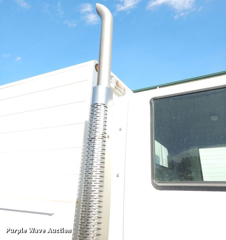 image for item DJ6898 2009 International DuraStar 4300  Crew Cab utility truck