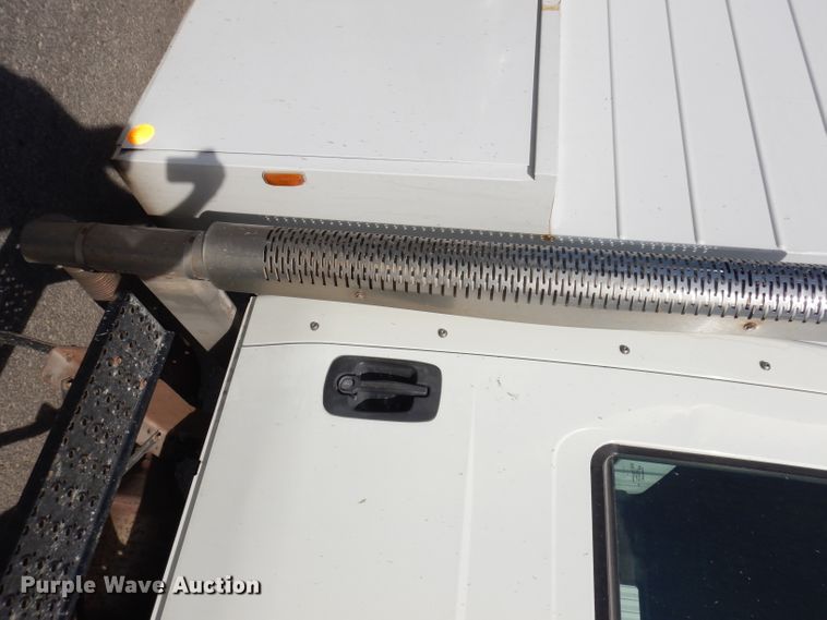 image for item DJ6898 2009 International DuraStar 4300  Crew Cab utility truck