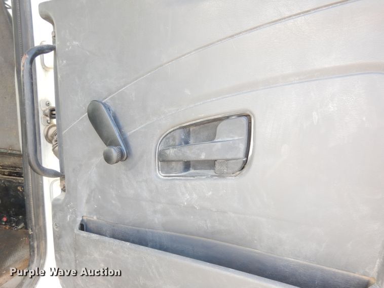 image for item DJ6898 2009 International DuraStar 4300  Crew Cab utility truck