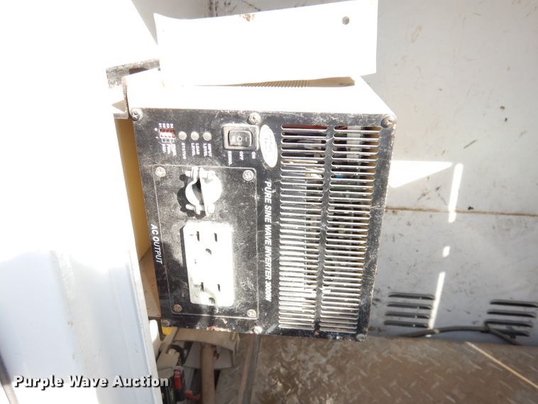 image for item DJ6898 2009 International DuraStar 4300  Crew Cab utility truck