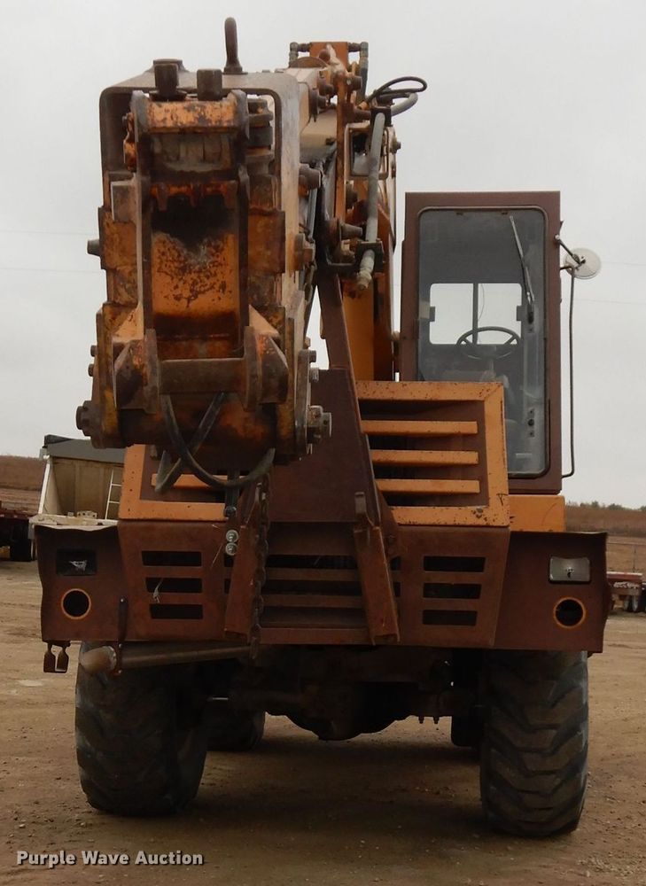 image for item DJ6904 1985 Case 1085B  wheeled excavator