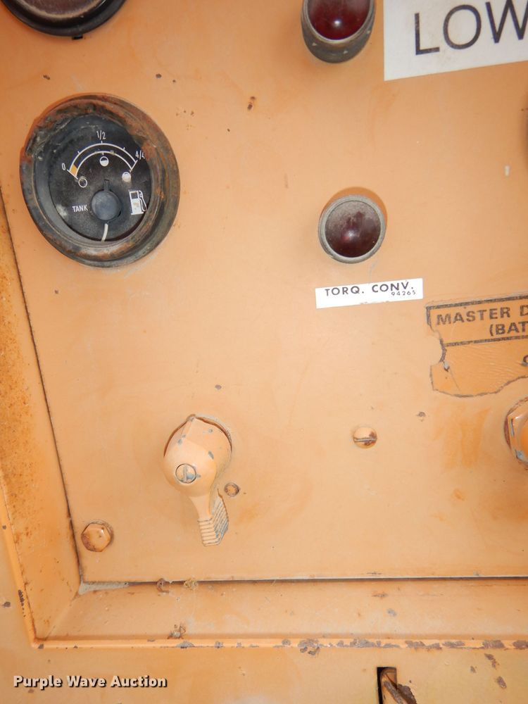 image for item DJ6904 1985 Case 1085B  wheeled excavator