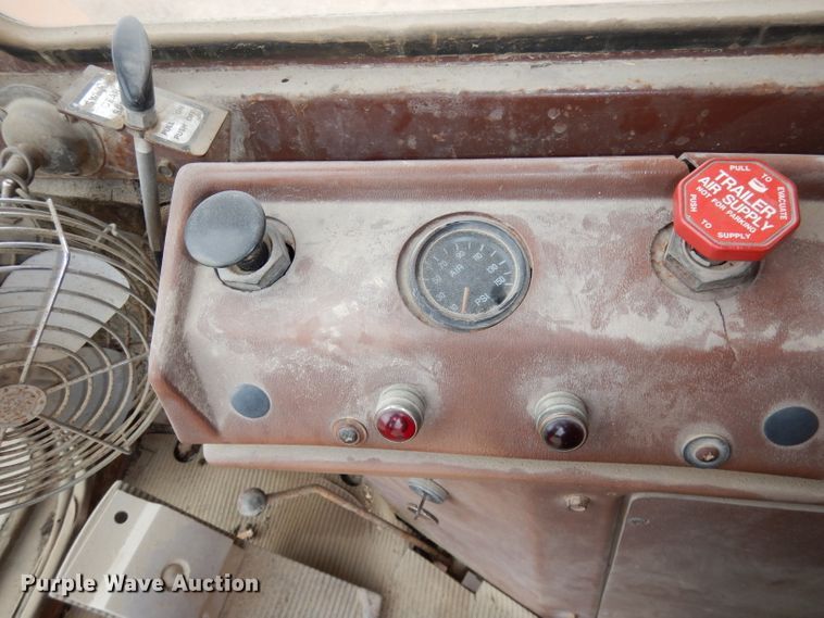 image for item DJ6904 1985 Case 1085B  wheeled excavator