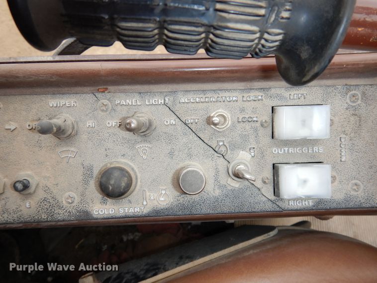 image for item DJ6904 1985 Case 1085B  wheeled excavator