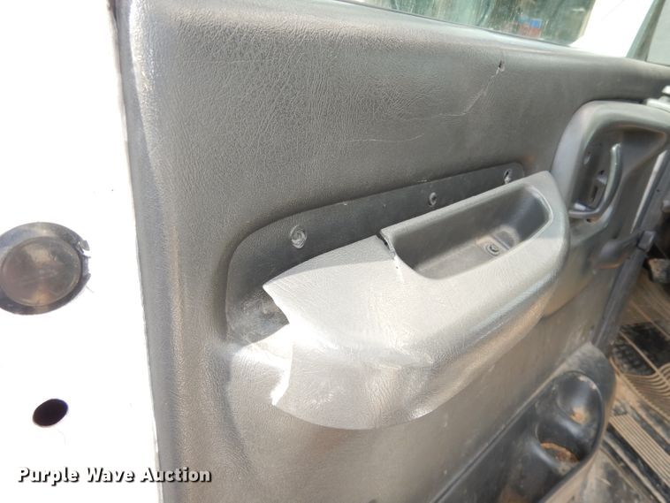 image for item DJ6911 2007 Chevrolet C5500  bucket truck