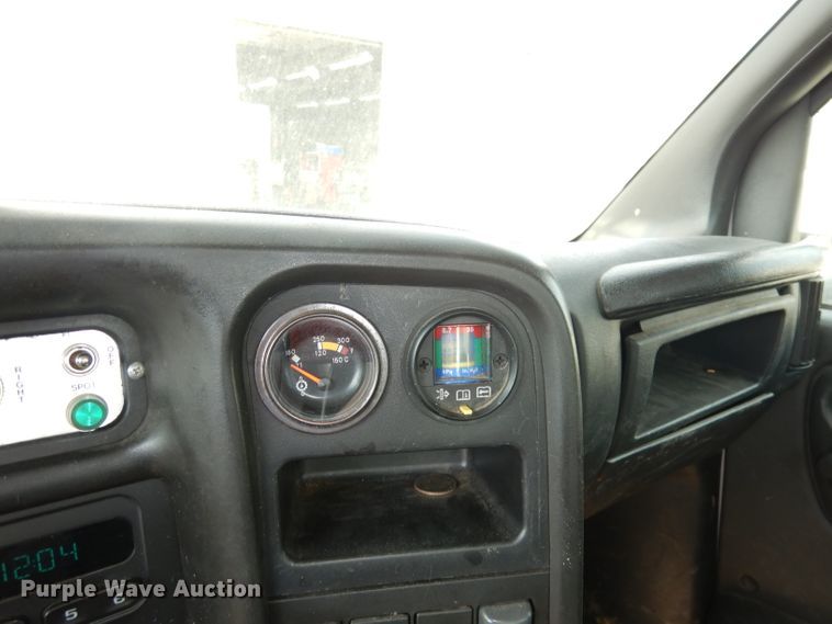 image for item DJ6911 2007 Chevrolet C5500  bucket truck