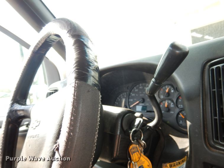 image for item DJ6911 2007 Chevrolet C5500  bucket truck