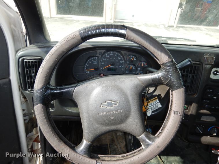 image for item DJ6911 2007 Chevrolet C5500  bucket truck