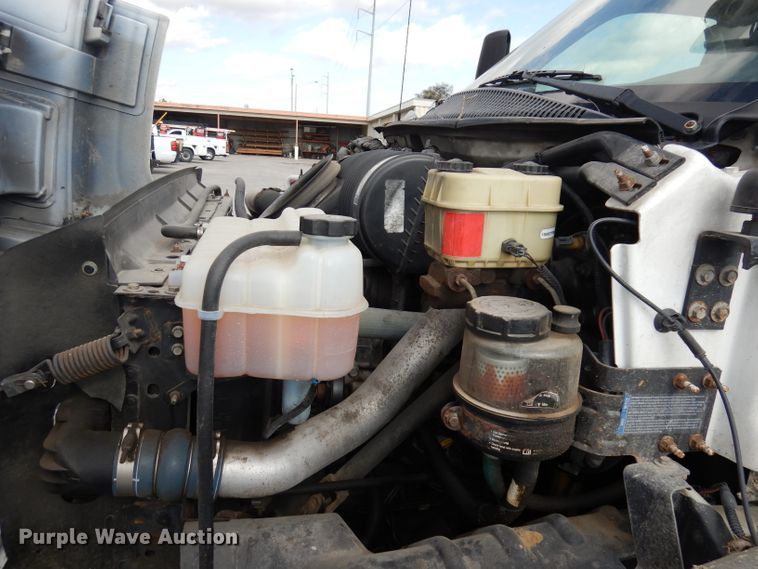 image for item DJ6911 2007 Chevrolet C5500  bucket truck