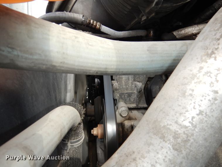 image for item DJ6911 2007 Chevrolet C5500  bucket truck