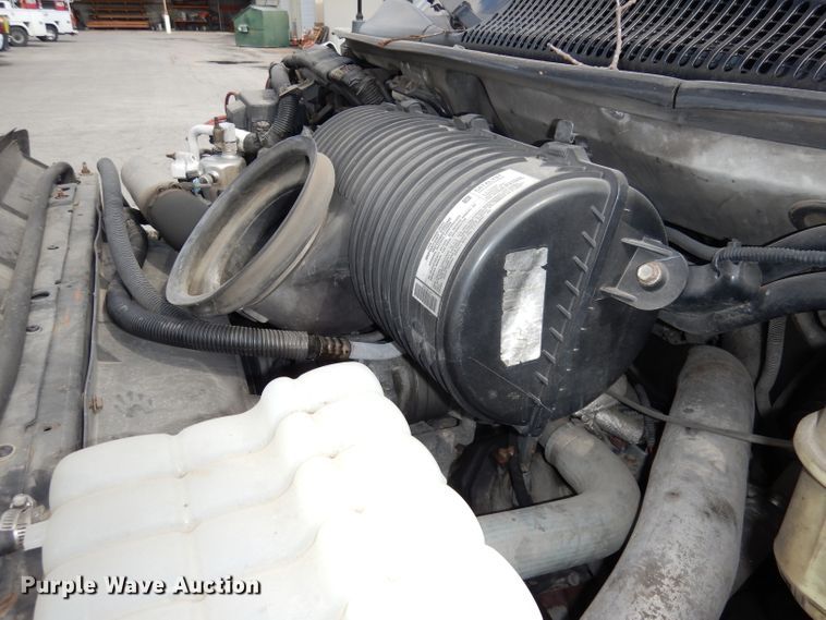 image for item DJ6911 2007 Chevrolet C5500  bucket truck