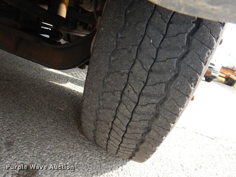 image for item DJ6911 2007 Chevrolet C5500  bucket truck