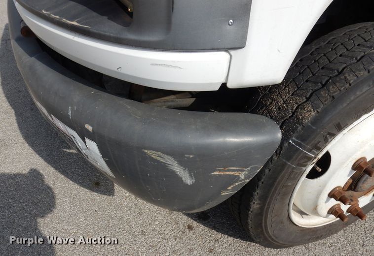 image for item DJ6911 2007 Chevrolet C5500  bucket truck