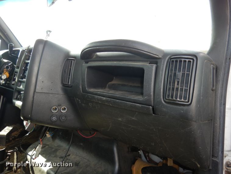 image for item DJ6911 2007 Chevrolet C5500  bucket truck