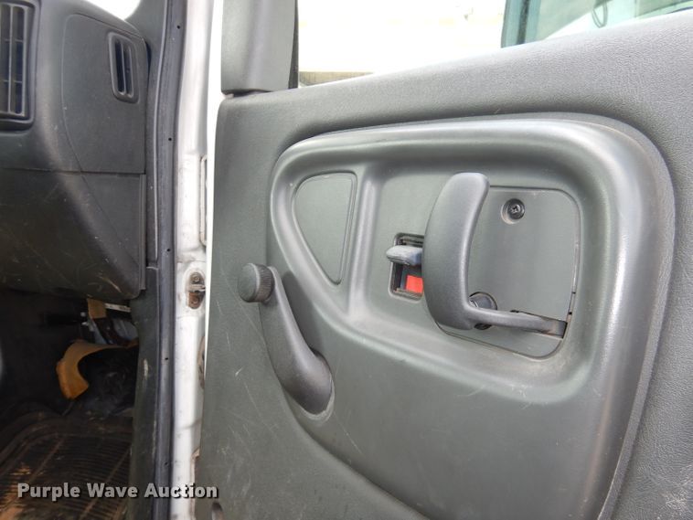 image for item DJ6911 2007 Chevrolet C5500  bucket truck