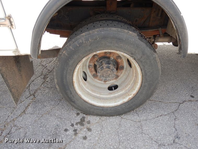 image for item DJ6911 2007 Chevrolet C5500  bucket truck