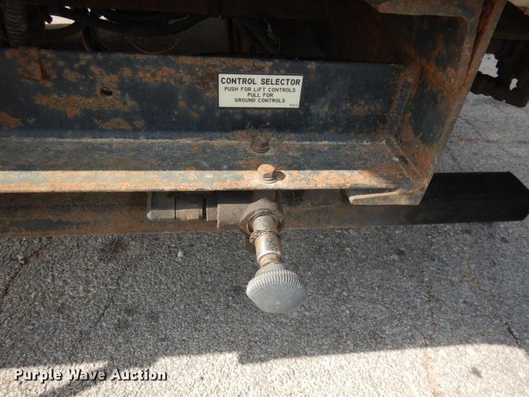 image for item DJ6911 2007 Chevrolet C5500  bucket truck