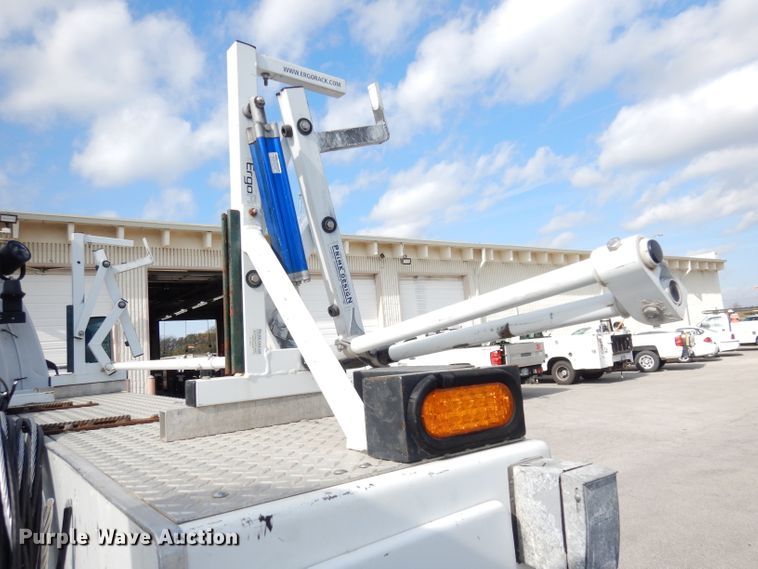 image for item DJ6911 2007 Chevrolet C5500  bucket truck