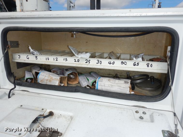 image for item DJ6911 2007 Chevrolet C5500  bucket truck