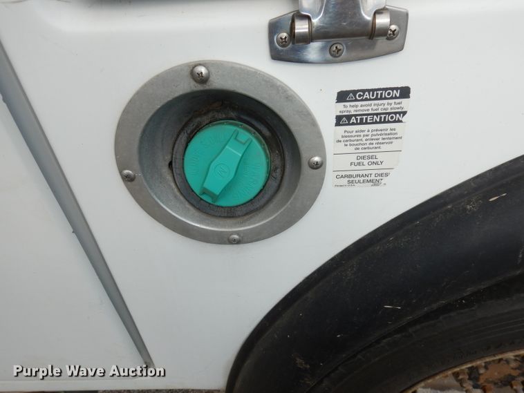 image for item DJ6911 2007 Chevrolet C5500  bucket truck