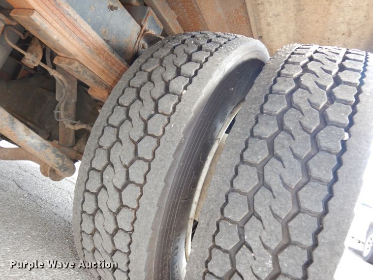 image for item DJ6911 2007 Chevrolet C5500  bucket truck