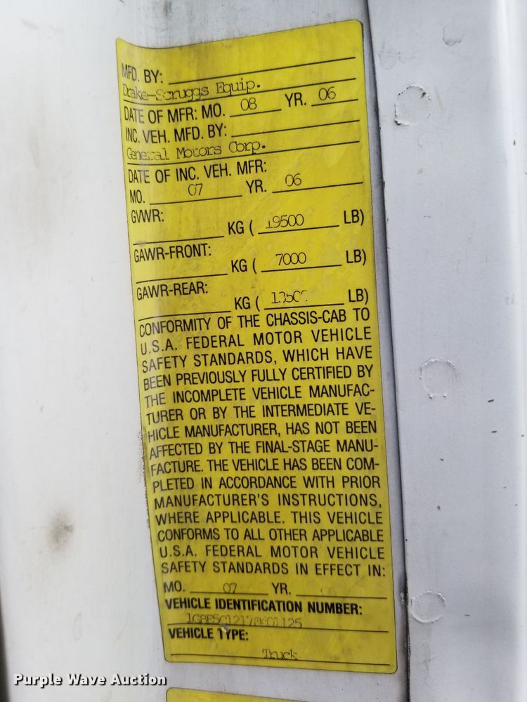 image for item DJ6911 2007 Chevrolet C5500  bucket truck