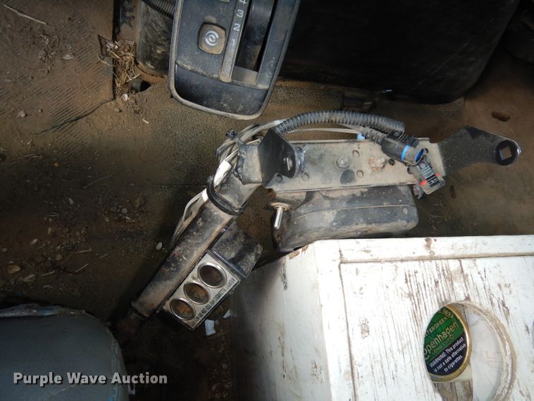 image for item DJ6913 2004 International 4400  crane truck