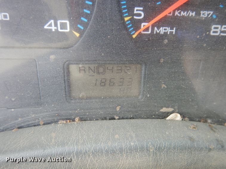 image for item DJ6913 2004 International 4400  crane truck