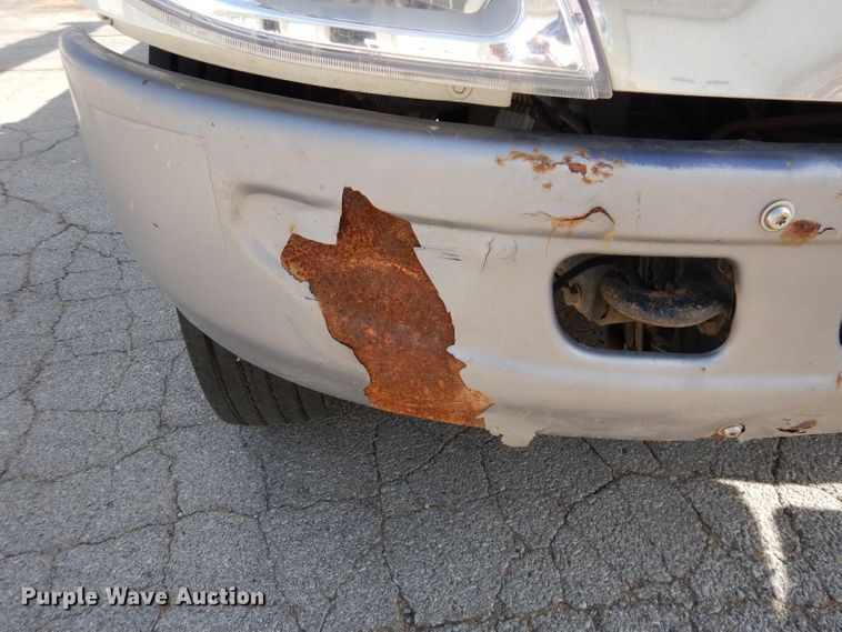 image for item DJ6913 2004 International 4400  crane truck