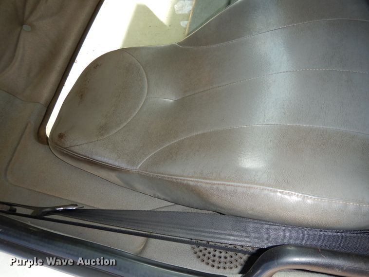 image for item DJ6913 2004 International 4400  crane truck