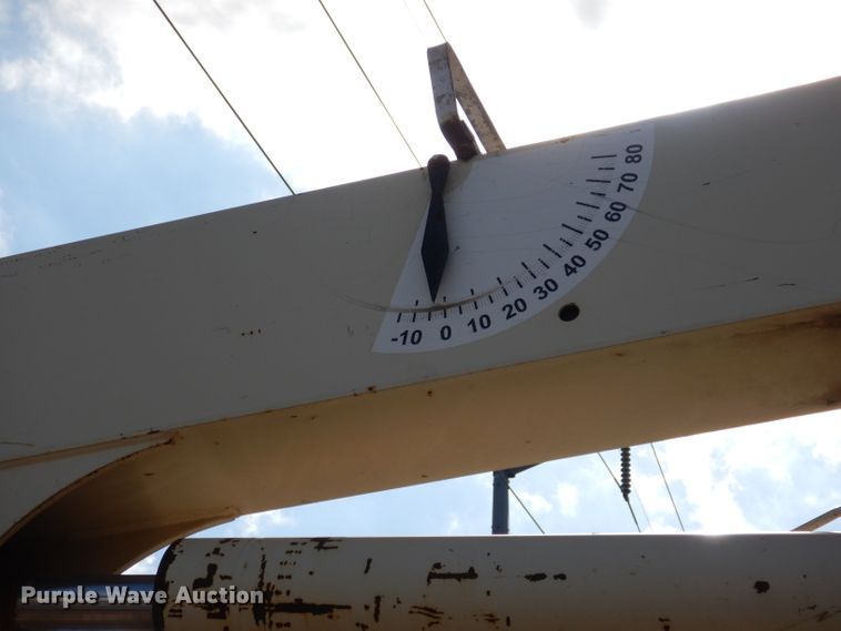 image for item DJ6913 2004 International 4400  crane truck