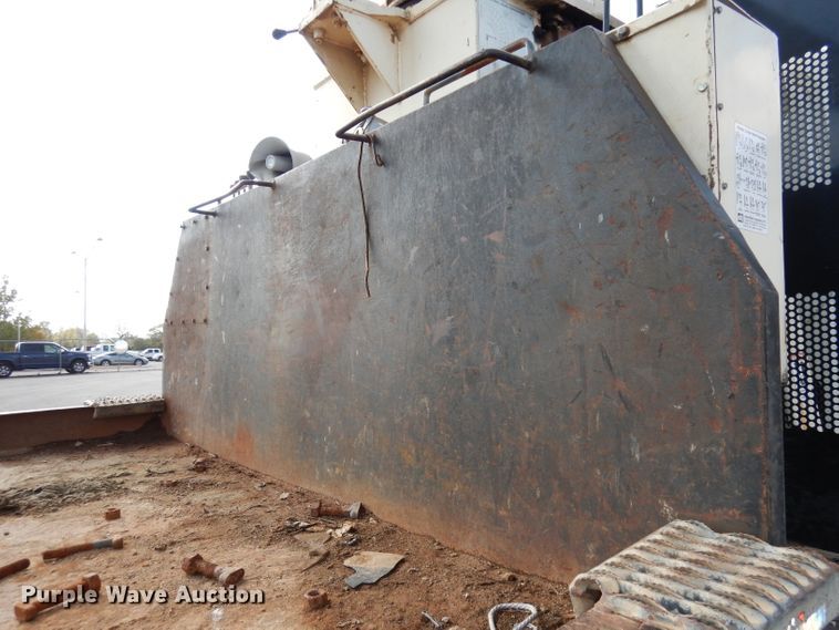 image for item DJ6913 2004 International 4400  crane truck