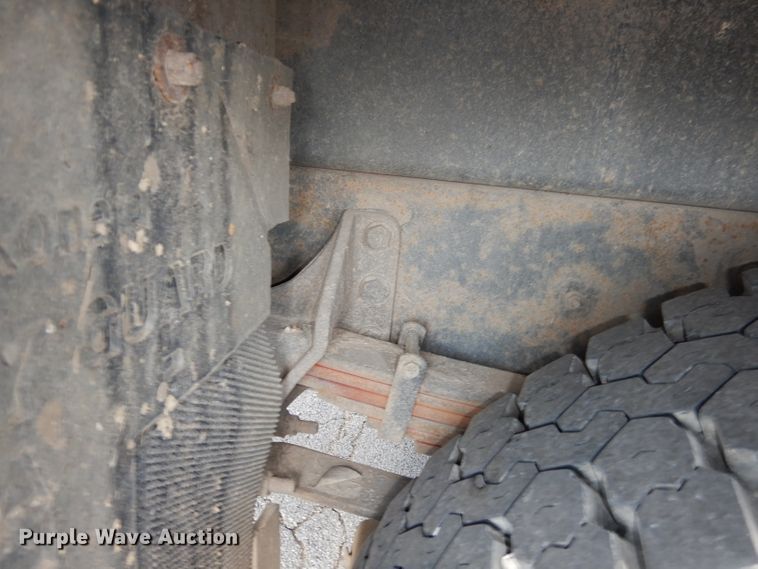 image for item DJ6913 2004 International 4400  crane truck