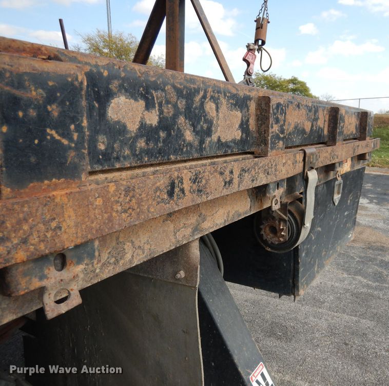 image for item DJ6913 2004 International 4400  crane truck