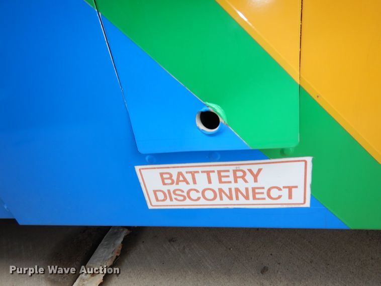 image for item DJ6925 1998 Gillig C18A102N4  shuttle bus