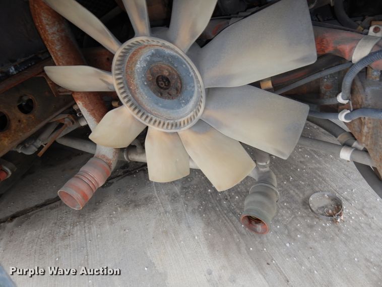 image for item DJ6925 1998 Gillig C18A102N4  shuttle bus