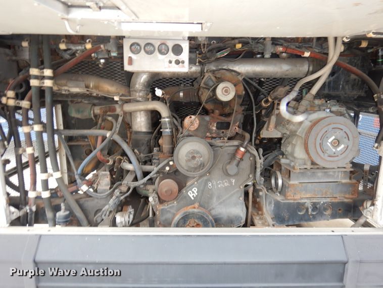 image for item DJ6925 1998 Gillig C18A102N4  shuttle bus